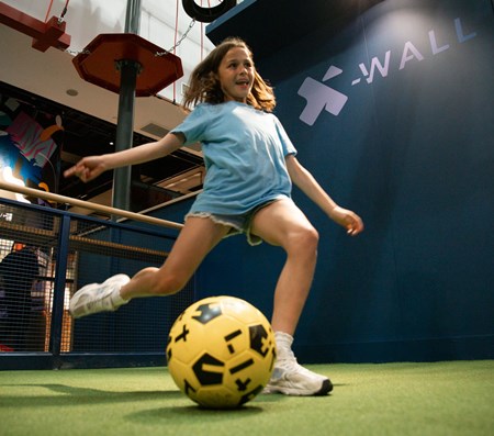 X-Wall girl